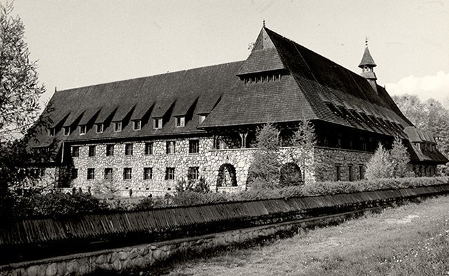 Hotel-Aries---od-Domu-Turysty-do-ostoi-luksusu 2