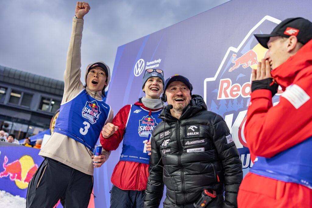 Zawodnicy na wydarzeniu sportowym.