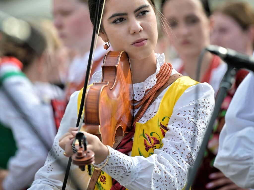 Kolej na Kobiety pod Tatrami – bezpieczna podróż, wypoczynek i moda w kobiecym stylu