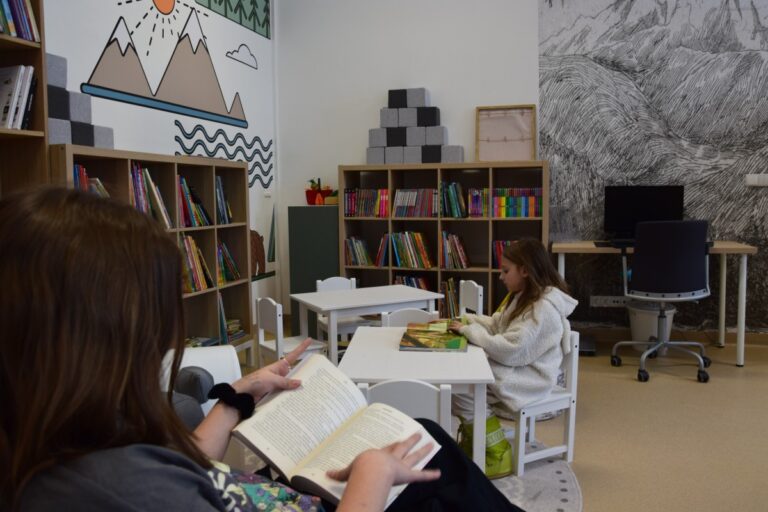 Zajęcia literacko-edukacyjne „Pierwsza misja tropicieli zagadek” — plakat