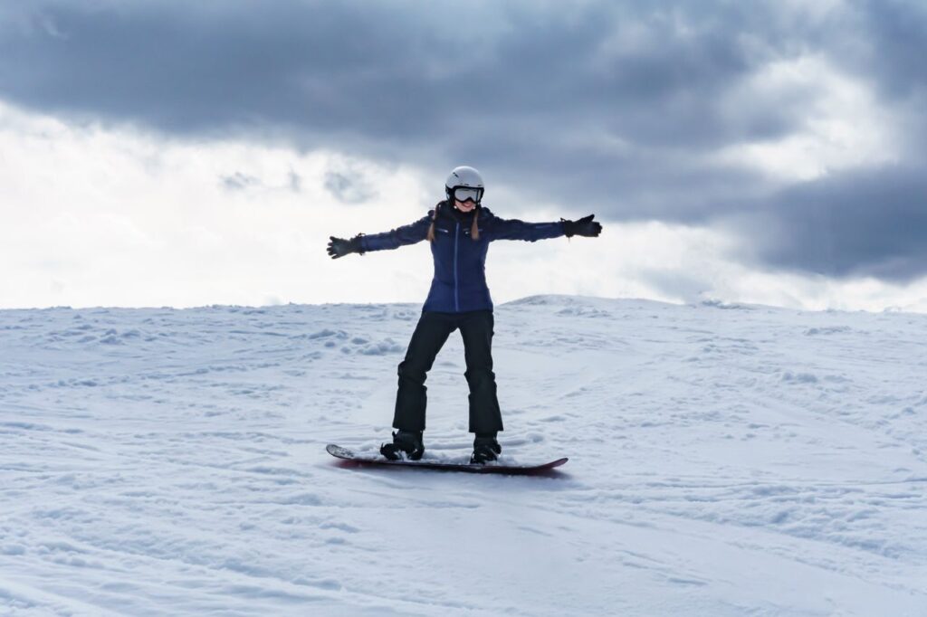Forma przed sezonem snowboardowym. Jak ćwiczyć, by ograniczyć ryzyko kontuzji?
